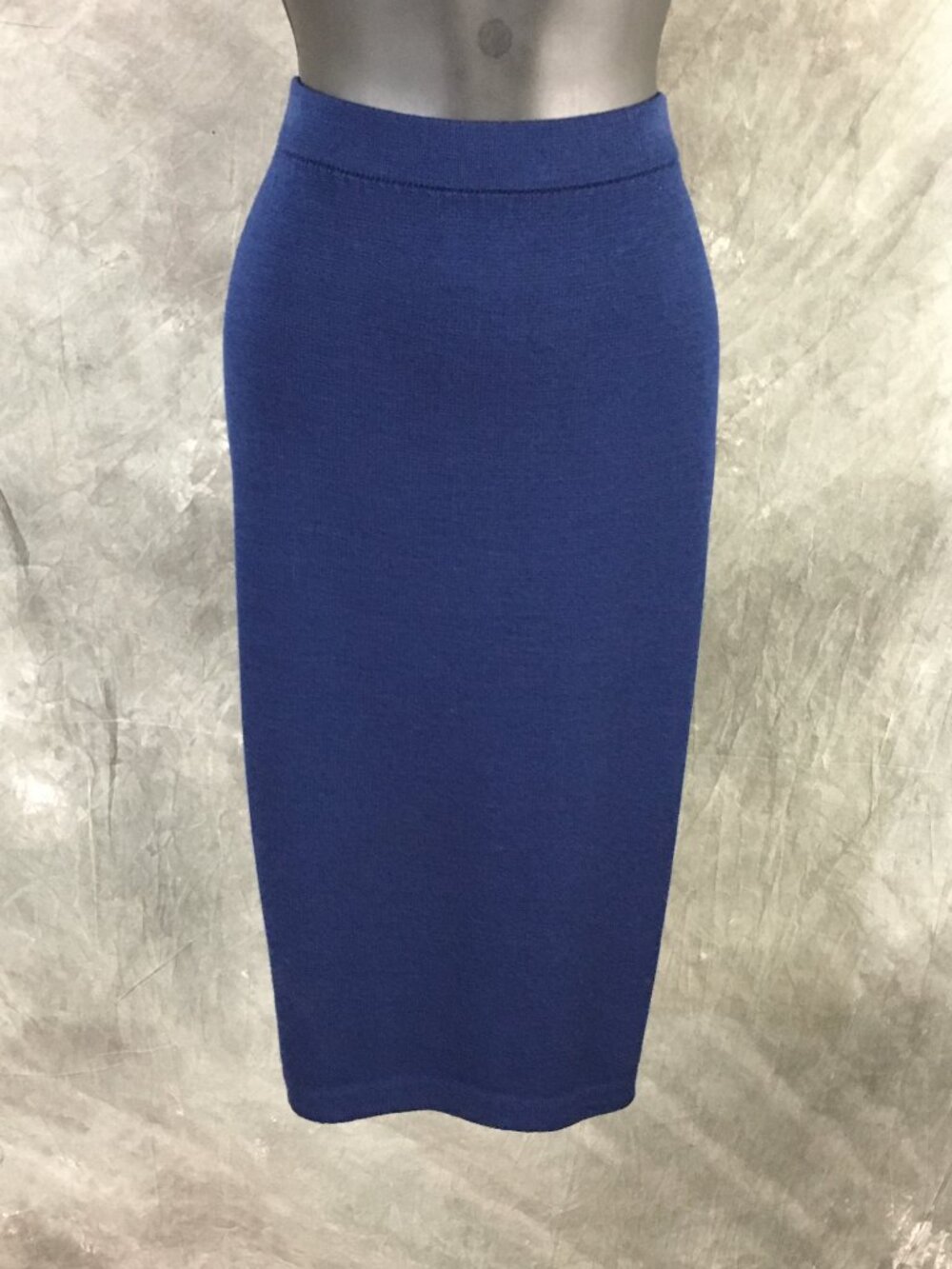 BEAUTIFUL St John collection knit blue multi jacket skirt suit size 8 - Picture 9 of 11